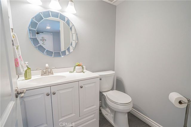 27738 Hyssop Lane, Saugus, CA 91350