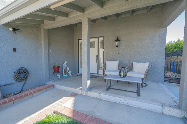 27738 Hyssop Lane, Saugus, CA 91350