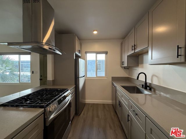 11543 Venice Boulevard 2, Los Angeles, CA 90066