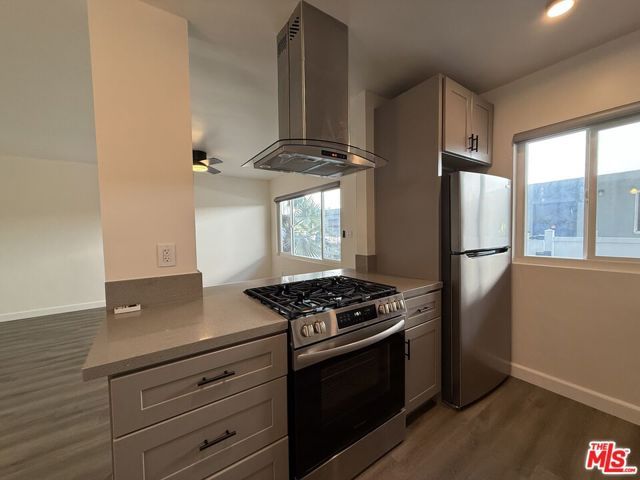 11543 Venice Boulevard 2, Los Angeles, CA 90066