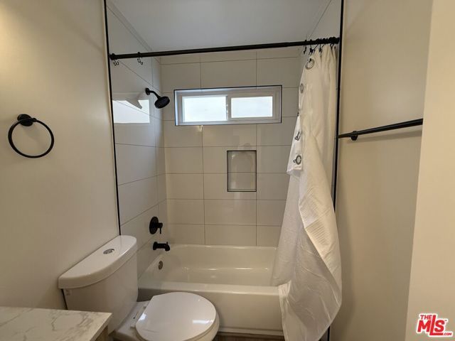 11543 Venice Boulevard 2, Los Angeles, CA 90066