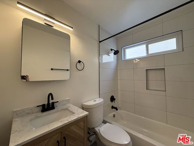 11543 Venice Boulevard 2, Los Angeles, CA 90066