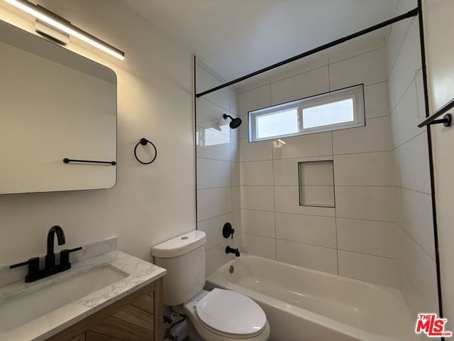 11543 Venice Boulevard 2, Los Angeles, CA 90066