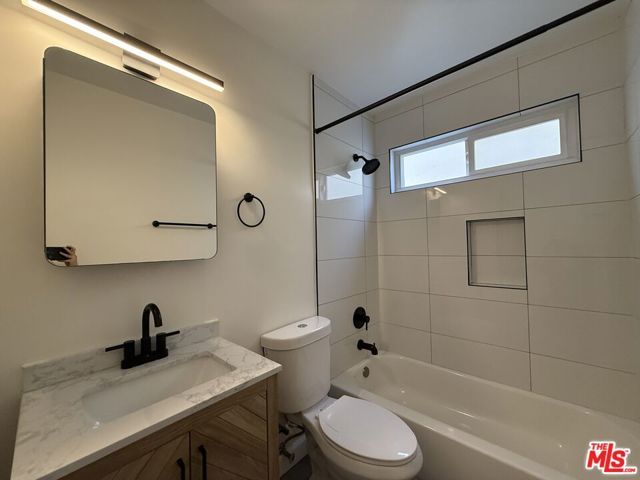 11543 Venice Boulevard 2, Los Angeles, CA 90066