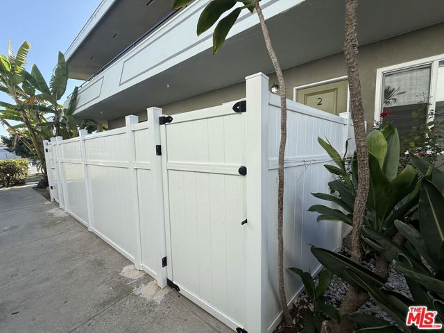 11543 Venice Boulevard 2, Los Angeles, CA 90066