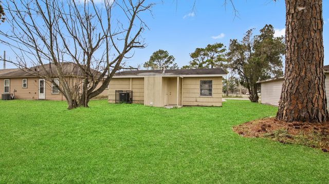 612 Marshall Road, Angleton, TX 77515