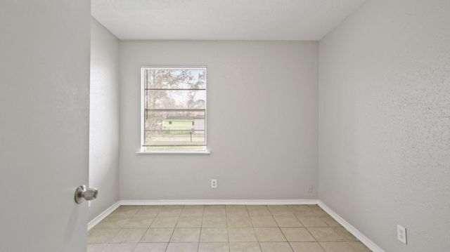 612 Marshall Road, Angleton, TX 77515