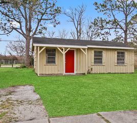 612 Marshall Road, Angleton, TX 77515