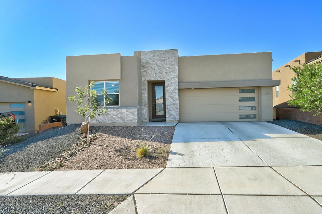 5224 BULLSEYE Road NE, Rio Rancho, NM 87144