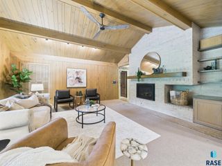 1004 E Tomar Rd, Sioux Falls, SD 57105