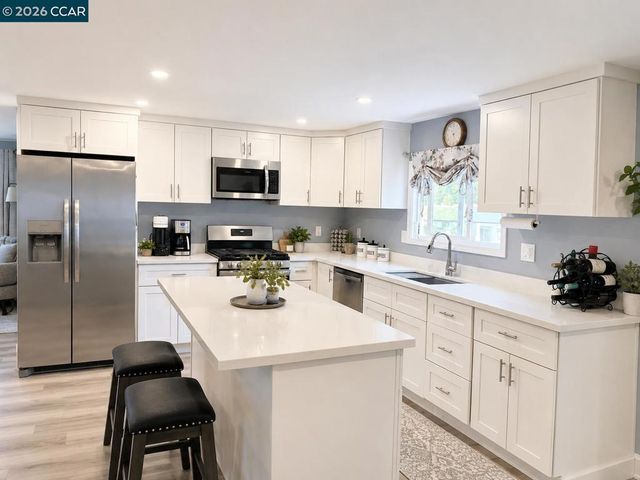 54 Kay Dr, Vallejo, CA 94590