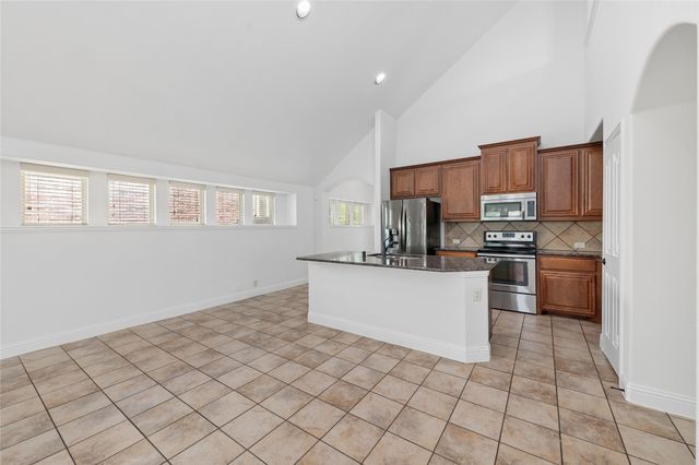 8117 Canyon Drive, Aubrey, TX 76227