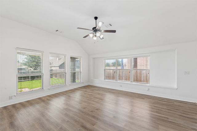 8117 Canyon Drive, Aubrey, TX 76227