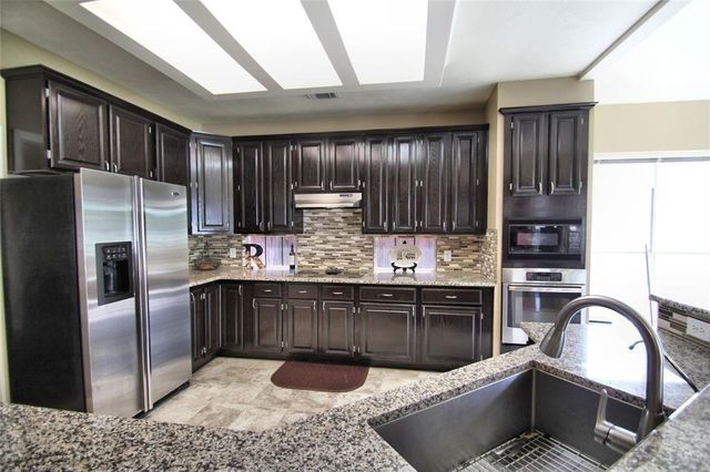 7114 Emerald Glen Drive, Sugar Land, TX 77479