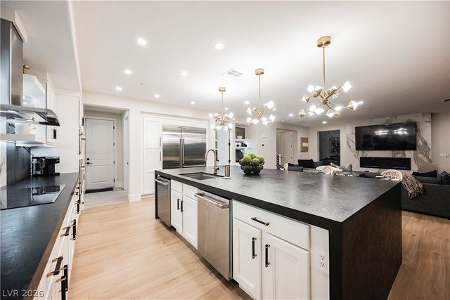 6055 Gabrielle Carol Court, Las Vegas, NV 89149