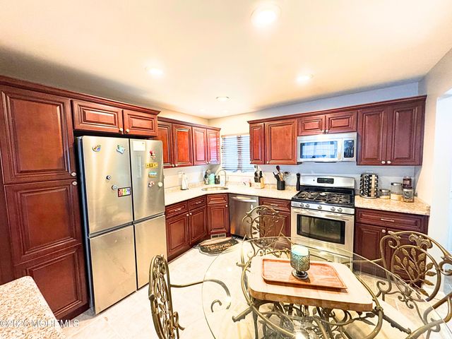 524 Pennsylvania Avenue, Brick, NJ 08724