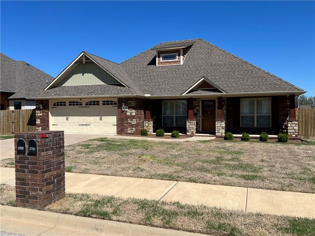 1708 Higgins Street, Pea Ridge, AR 72751