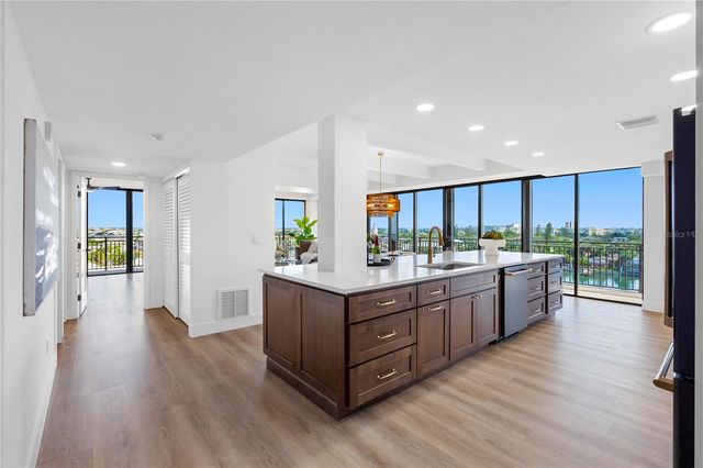 7600 BAYSHORE DRIVE 606, Treasure Island, FL 33706