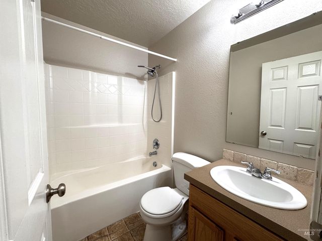 841 SW Independence Ave, Mountain Home, ID 83647