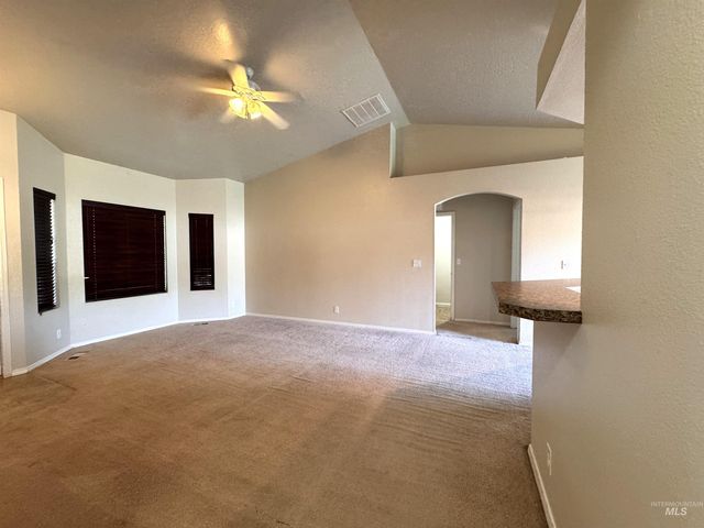 841 SW Independence Ave, Mountain Home, ID 83647
