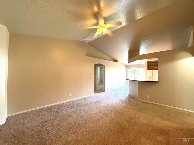 841 SW Independence Ave, Mountain Home, ID 83647