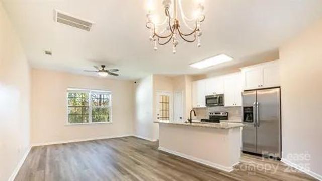 9036 Bradstreet Commons Way, Charlotte, NC 28215