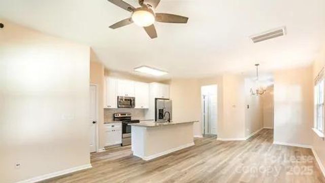 9036 Bradstreet Commons Way, Charlotte, NC 28215