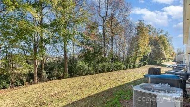 9036 Bradstreet Commons Way, Charlotte, NC 28215