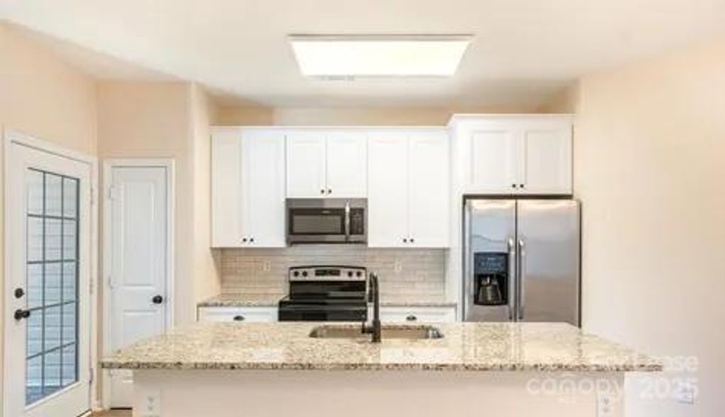 9036 Bradstreet Commons Way, Charlotte, NC 28215