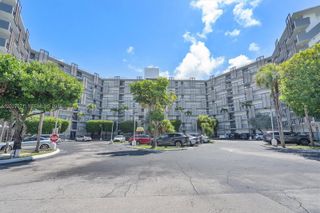 20400 W Country Club Dr 214, Aventura, FL 33180