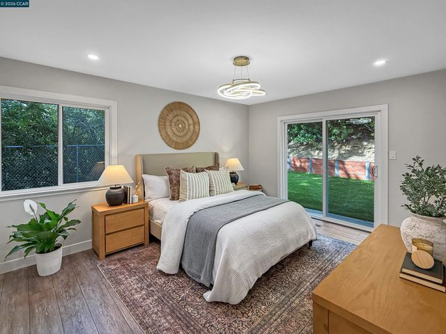 8 Cherry Hills Ct, Lafayette, CA 94549