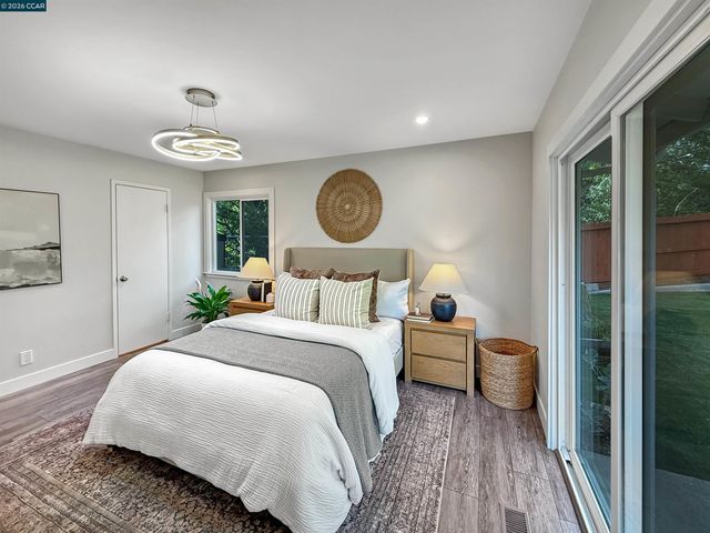 8 Cherry Hills Ct, Lafayette, CA 94549