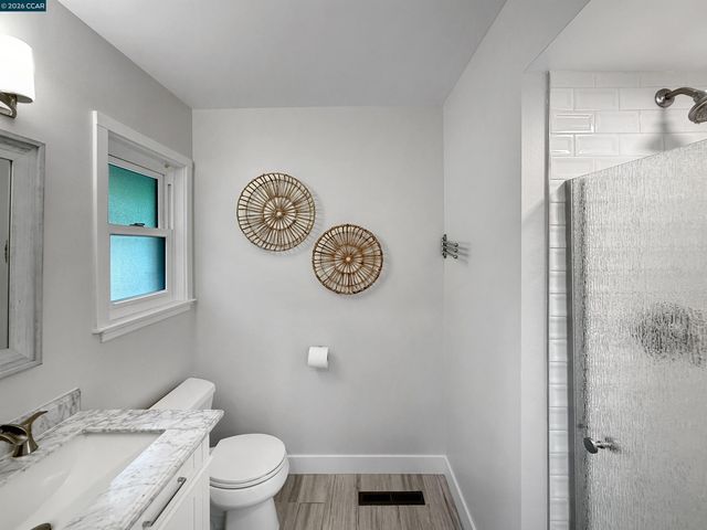 8 Cherry Hills Ct, Lafayette, CA 94549