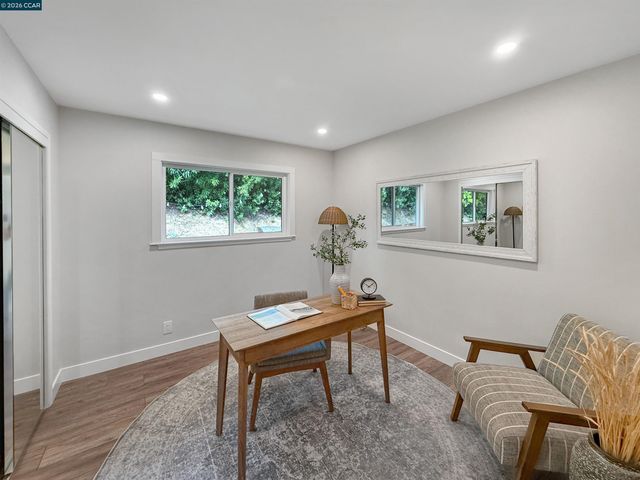 8 Cherry Hills Ct, Lafayette, CA 94549