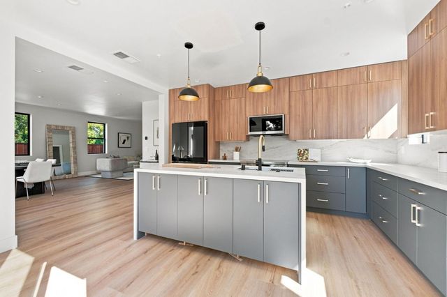 563 Encina Avenue, Menlo Park, CA 94025