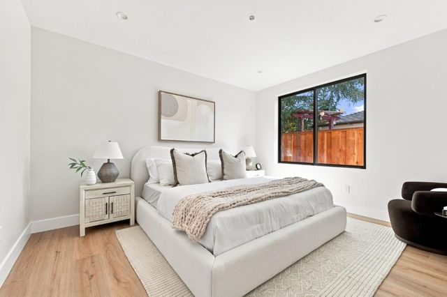 563 Encina Avenue, Menlo Park, CA 94025