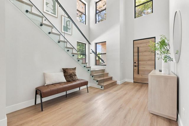 563 Encina Avenue, Menlo Park, CA 94025