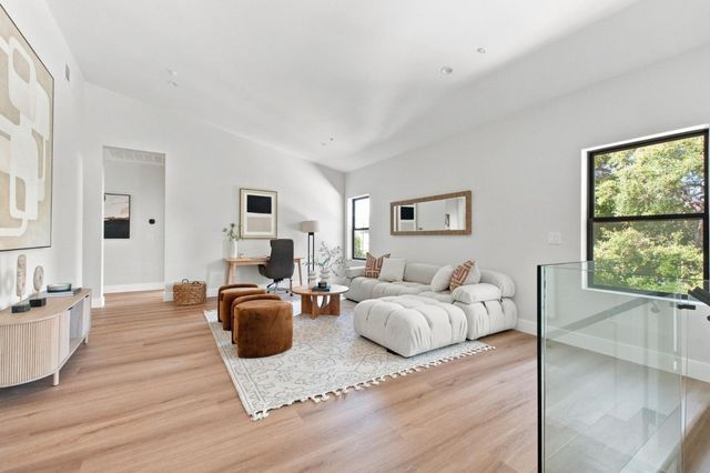 563 Encina Avenue, Menlo Park, CA 94025