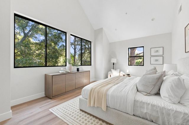 563 Encina Avenue, Menlo Park, CA 94025