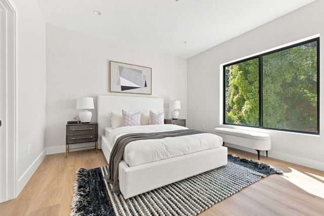 563 Encina Avenue, Menlo Park, CA 94025