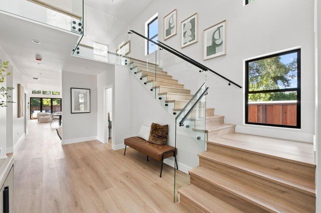 563 Encina Avenue, Menlo Park, CA 94025