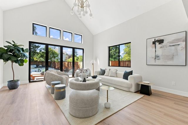 563 Encina Avenue, Menlo Park, CA 94025