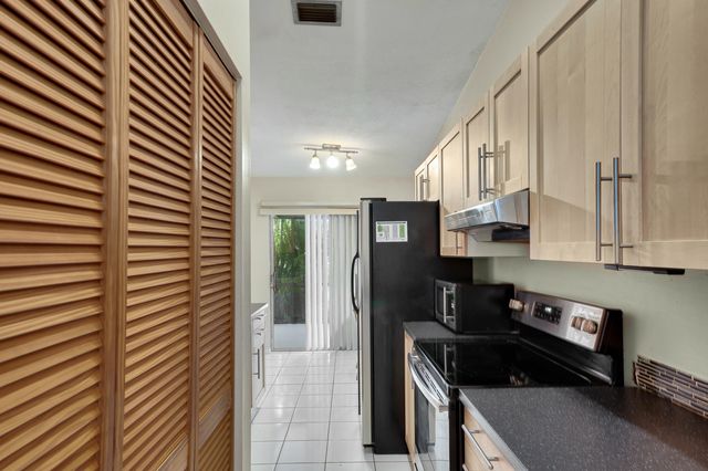 7418 NW 34th Street, Lauderhill, FL 33319