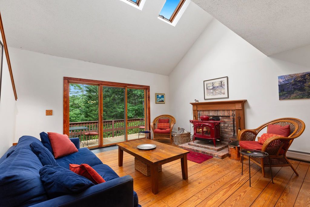 352 Edwins Pond Road, Rochester, VT 05767