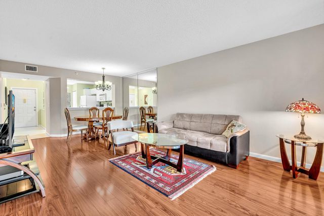 9537 Weldon Circle I213, Tamarac, FL 33321