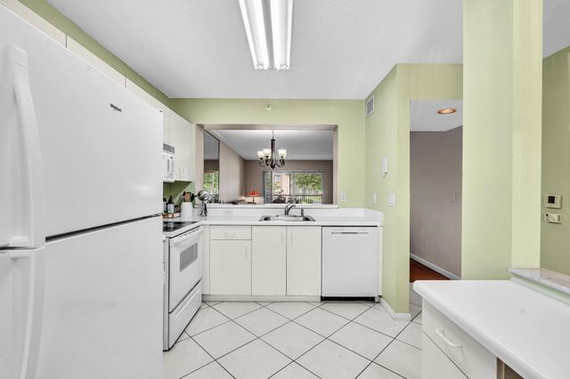 9537 Weldon Circle I213, Tamarac, FL 33321