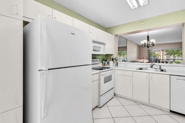 9537 Weldon Circle I213, Tamarac, FL 33321