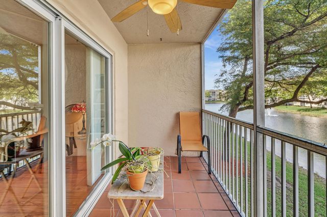 9537 Weldon Circle I213, Tamarac, FL 33321