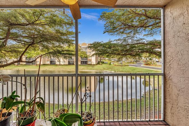 9537 Weldon Circle I213, Tamarac, FL 33321