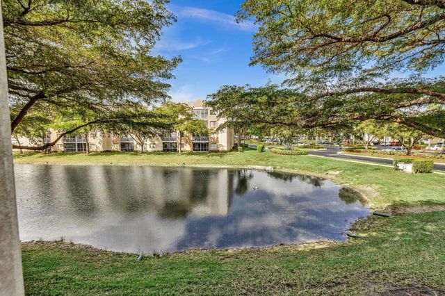 9537 Weldon Circle I213, Tamarac, FL 33321